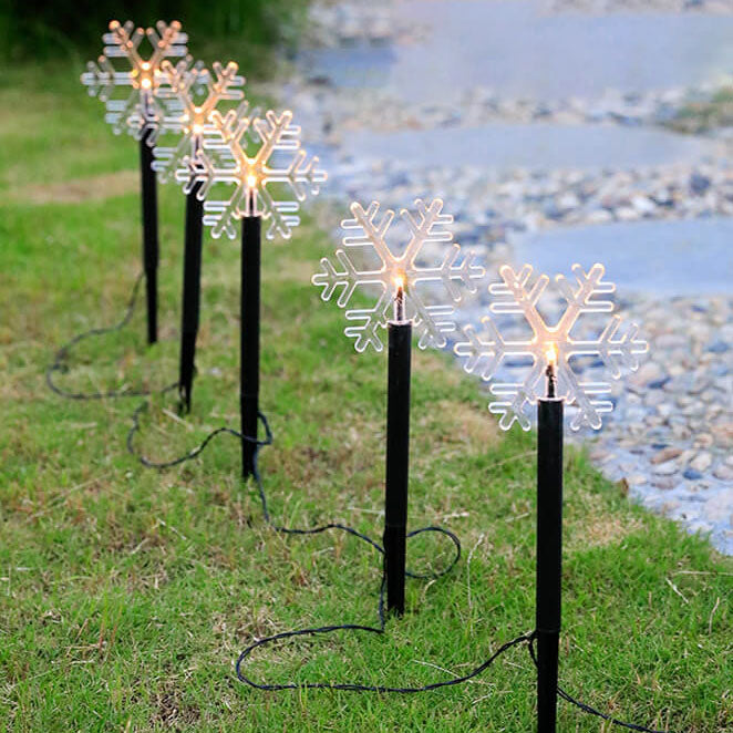 Solar-Gartenstablichter für festlichen Glanz  