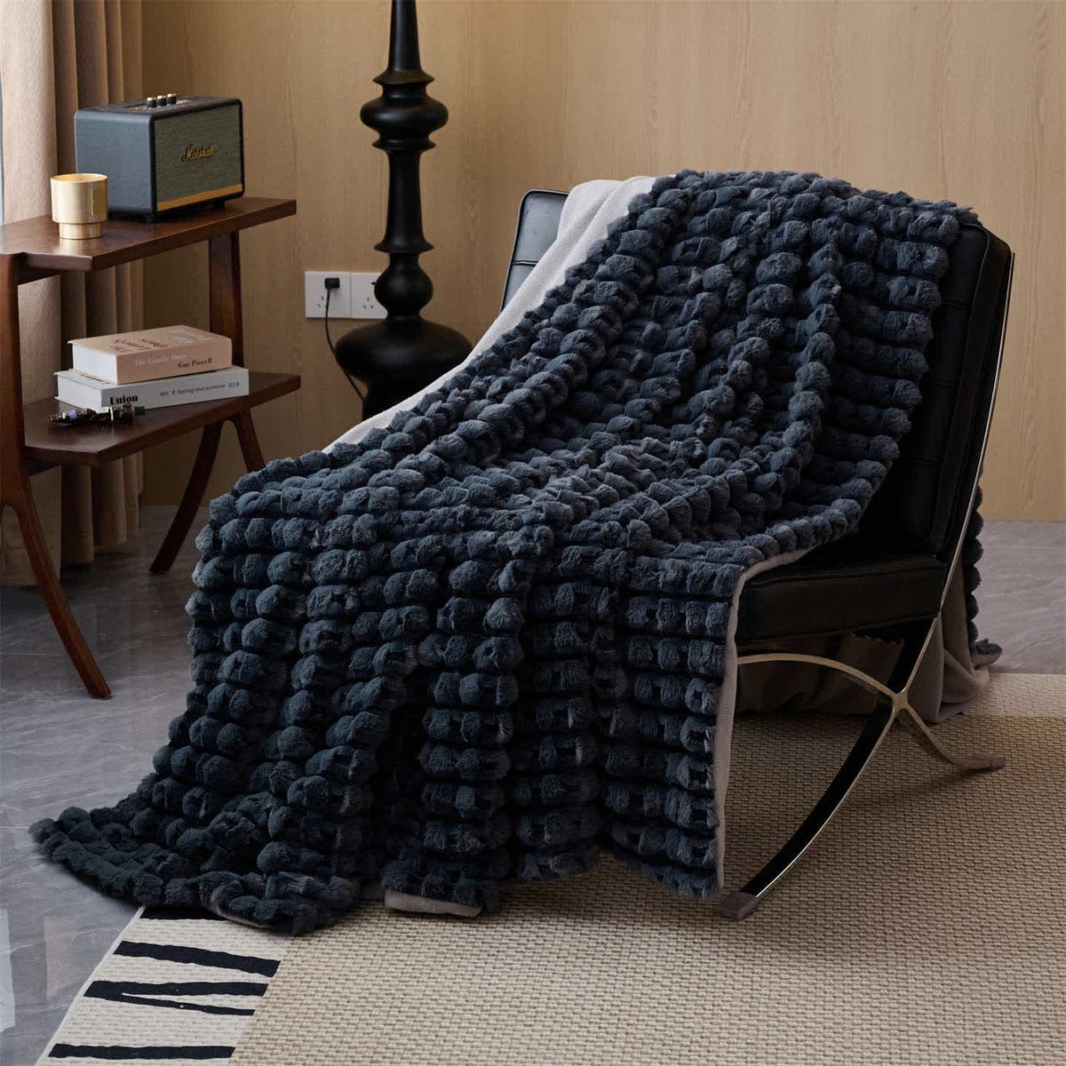 Modern Fleece Blanket For Artful Warmth