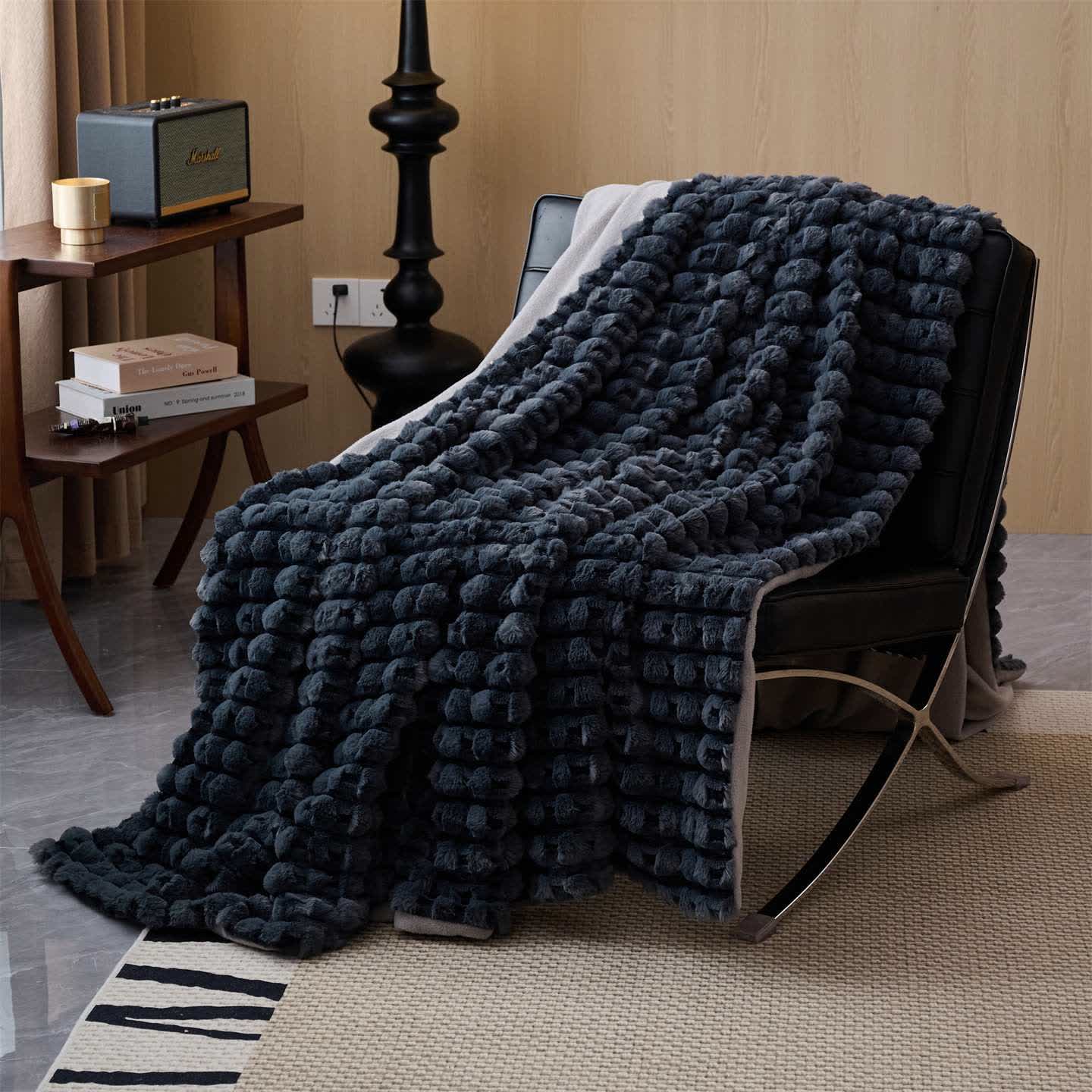 Modern Fleece Blanket For Artful Warmth