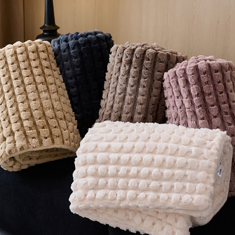 Modern Fleece Blanket For Artful Warmth