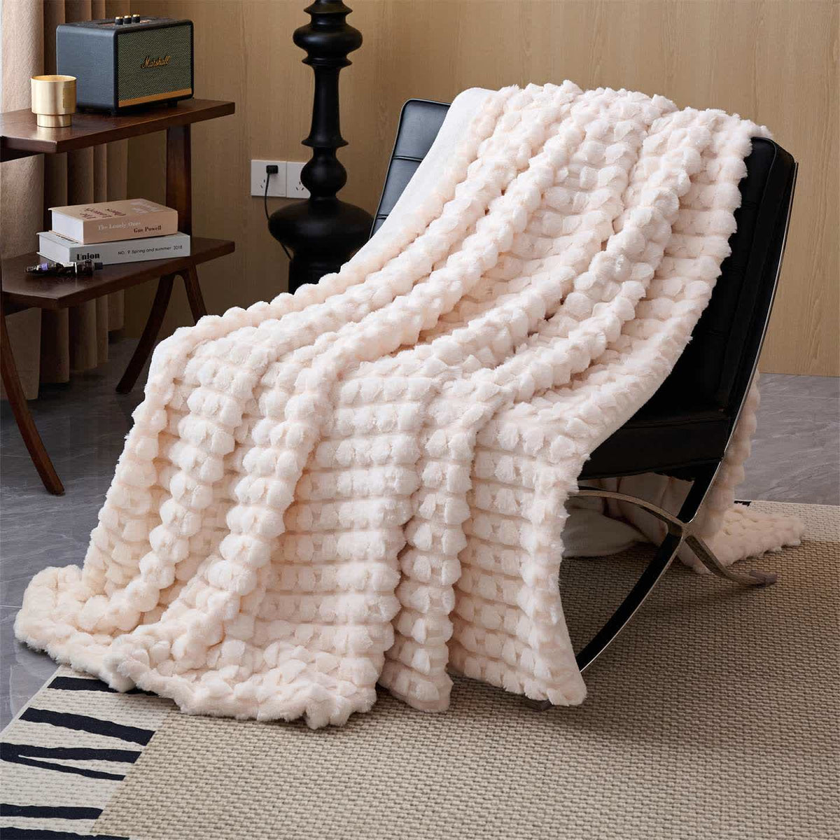 Modern Fleece Blanket For Artful Warmth
