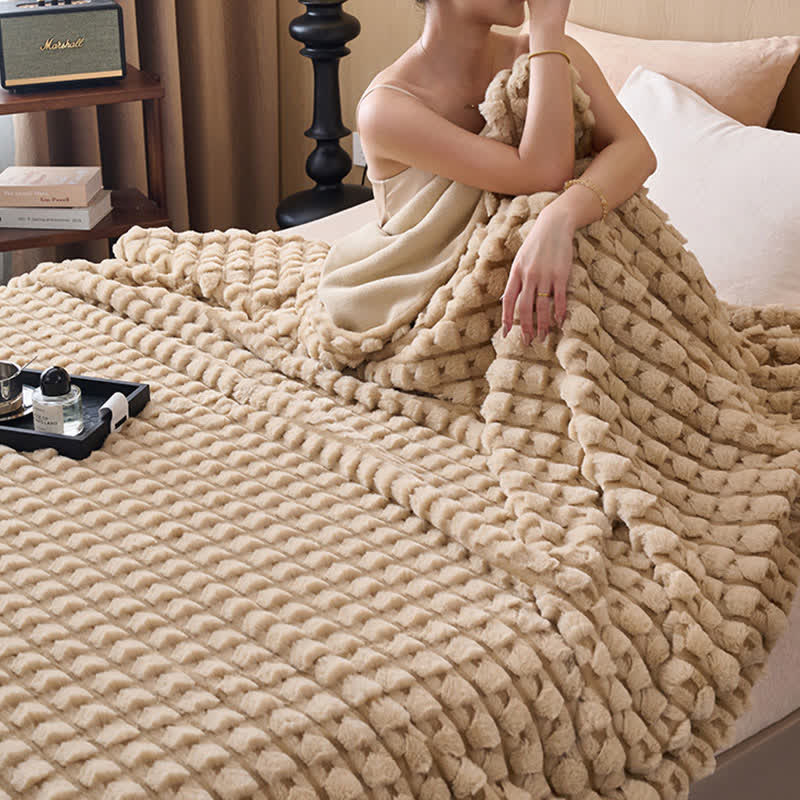 Modern Fleece Blanket For Artful Warmth