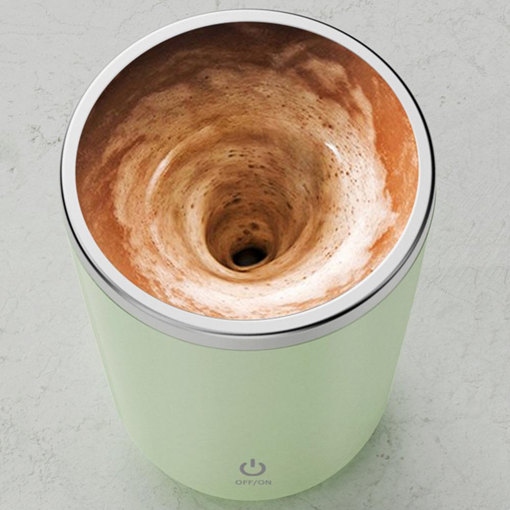 Tazza auto-mescolante per una miscelazione senza sforzo