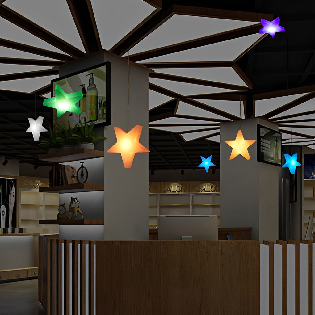 Luci ornamentali a stella colorate per un bagliore festivo