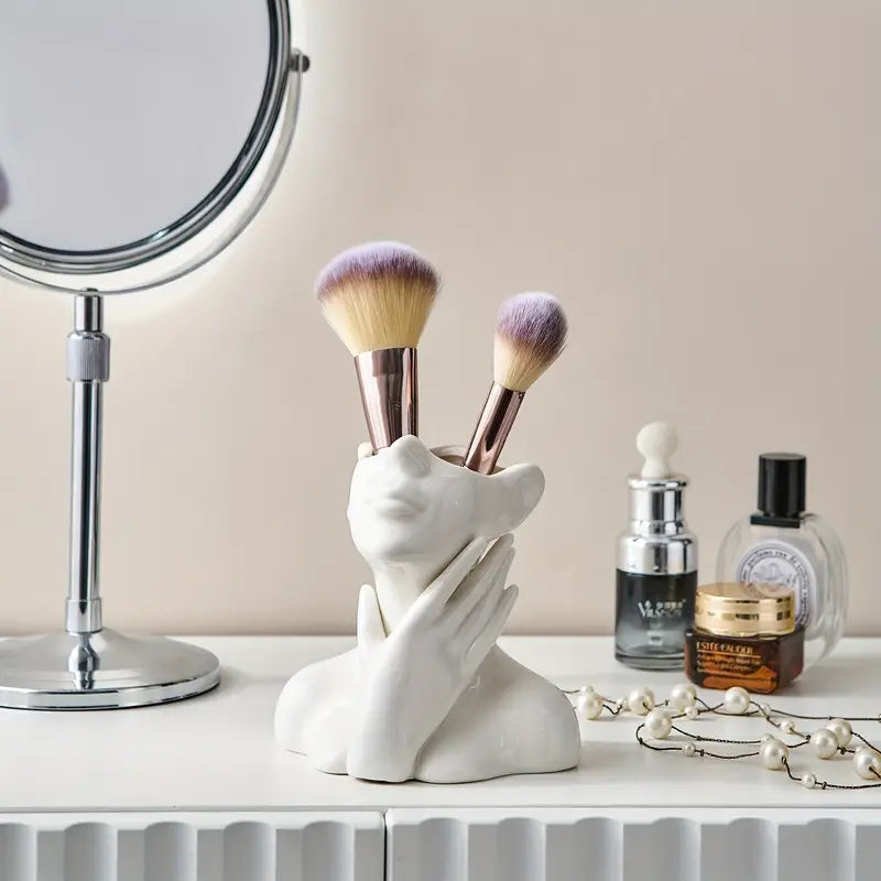 Modern Ceramic Vase With Sculptural Presence