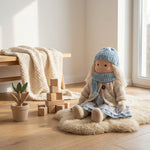 LISTINGOPT::kovosis::elora-handgemachte-waldorf-puppe-aus-baumwolle-fur-kreatives-spielen::03-lifestyle