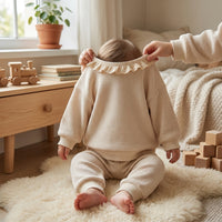 LISTINGOPT::kovosis::jogger-set-fur-kinder-bequem-hypoallergen-aus-bio-baumwolle::02-inuse