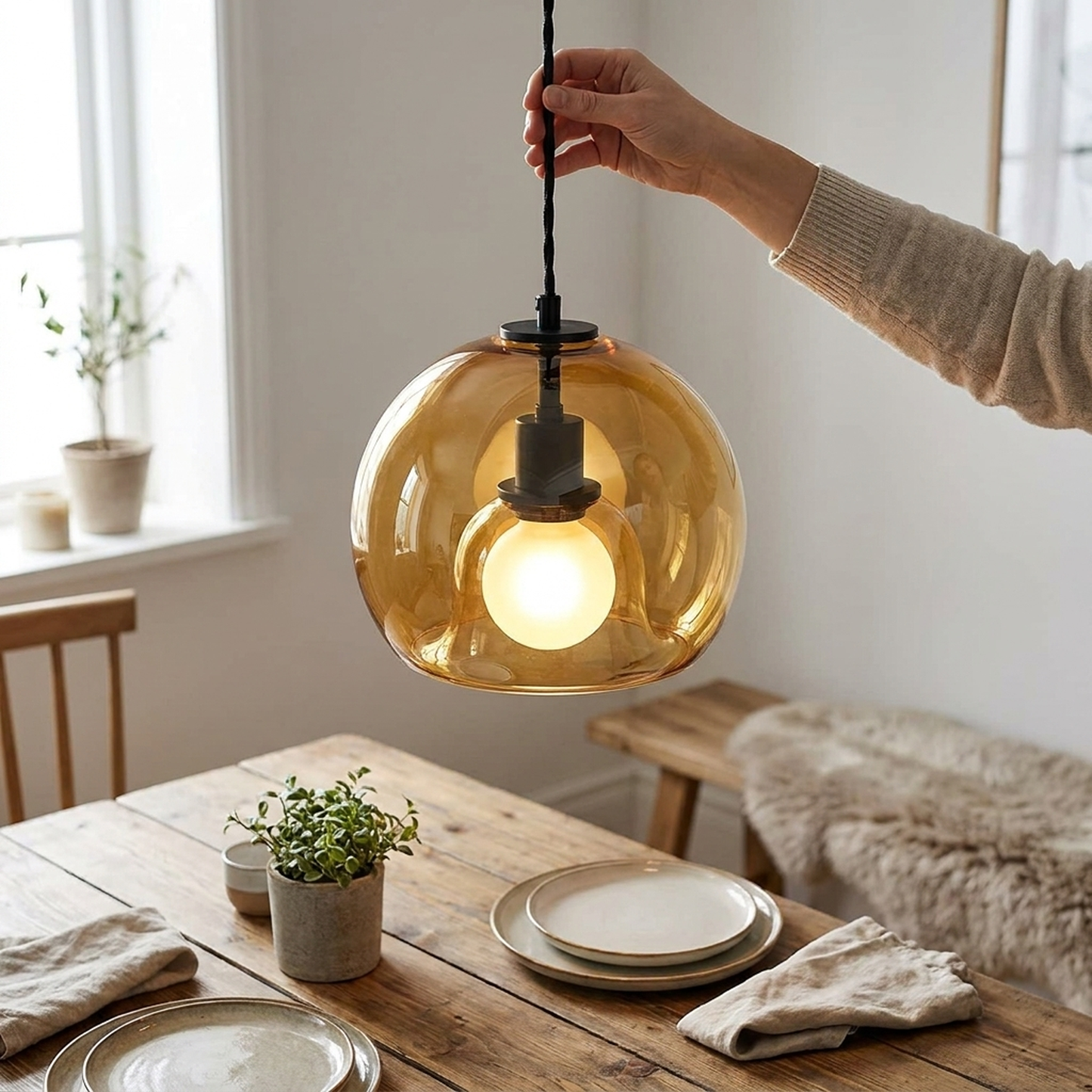 LISTINGOPT::kovosis::modern-glass-pendant-lamp-sets-a-refined-mood::02-inuse