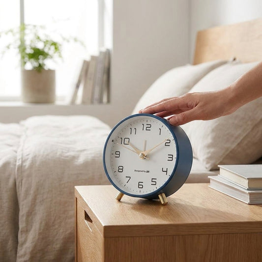 LISTINGOPT::kovosis::modern-scandinavian-silent-table-clock::02-inuse