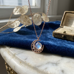 LISTINGOPT::kovosis::moonstone-moon-necklace-celestial-glow::variant-unique-4c96da1d0960de