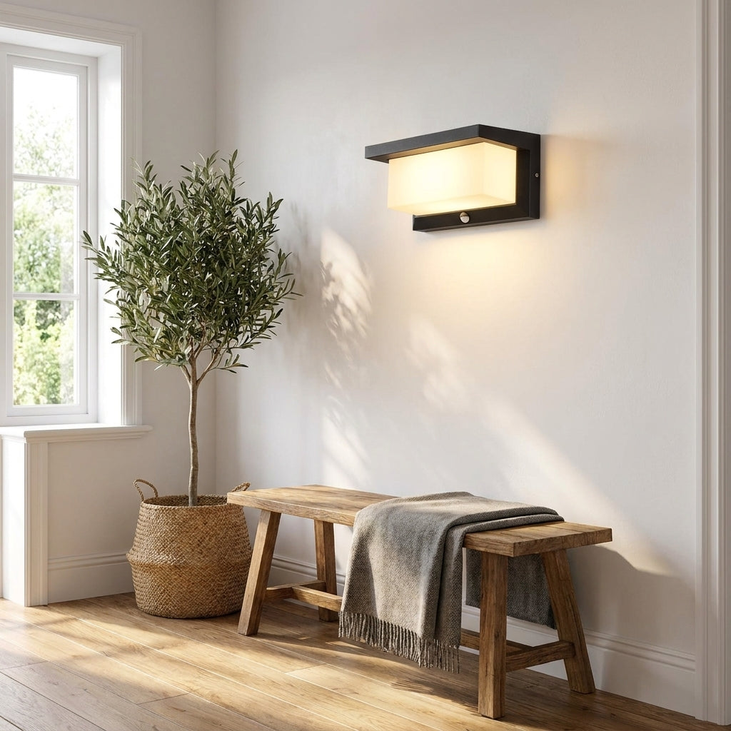 LISTINGOPT::kovosis::ocs-buitenwandlamp-motion-sensor-pikka::03-lifestyle