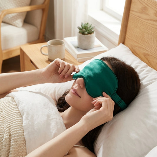 LISTINGOPT::kovosis::silkdream-seiden-schlafmaske-50-rabatt::02-inuse