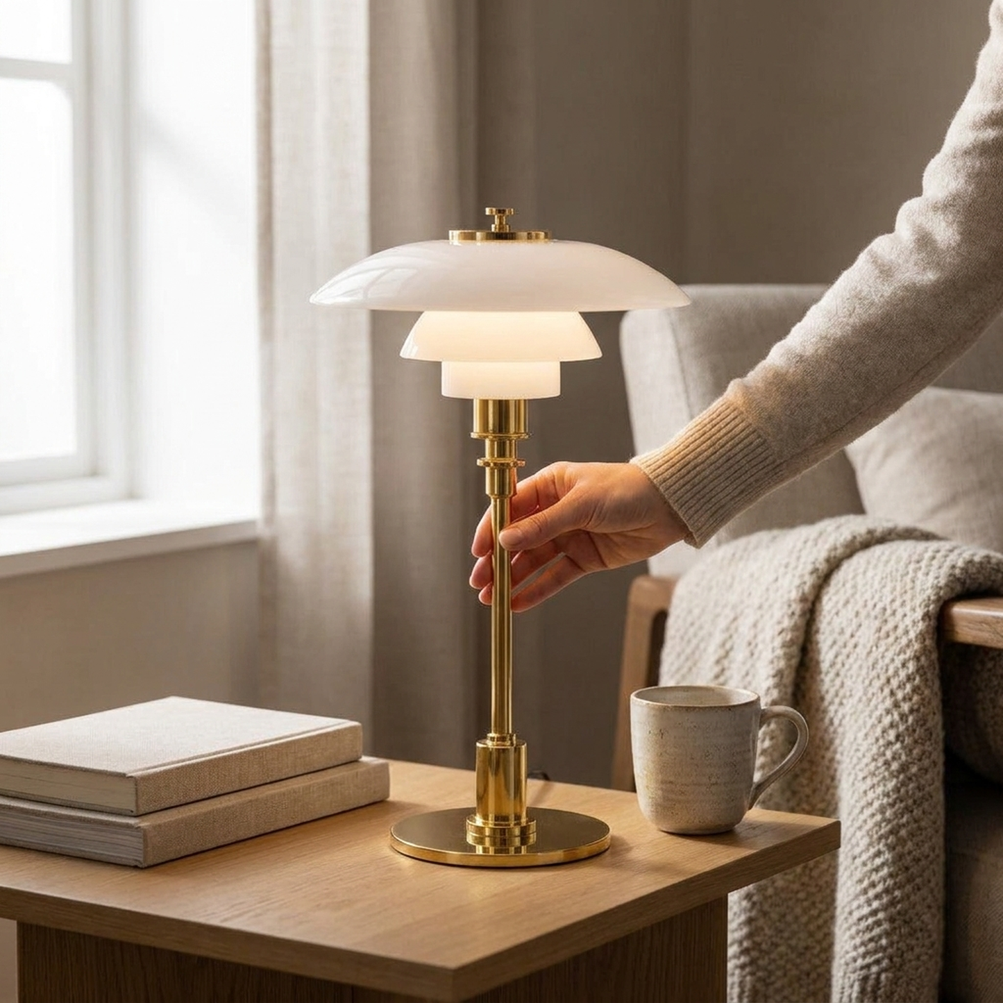 LISTINGOPT::kovosis::sitarr-design-table-lamp-striking-ambience::02-inuse