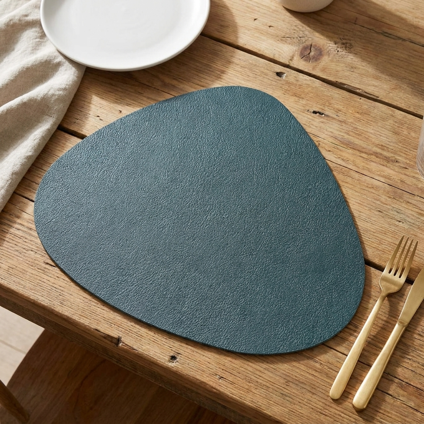 LISTINGOPT::kovosis::triangle-placemat-for-artful-tables::variant-unique-5b4e50b8a16a5c