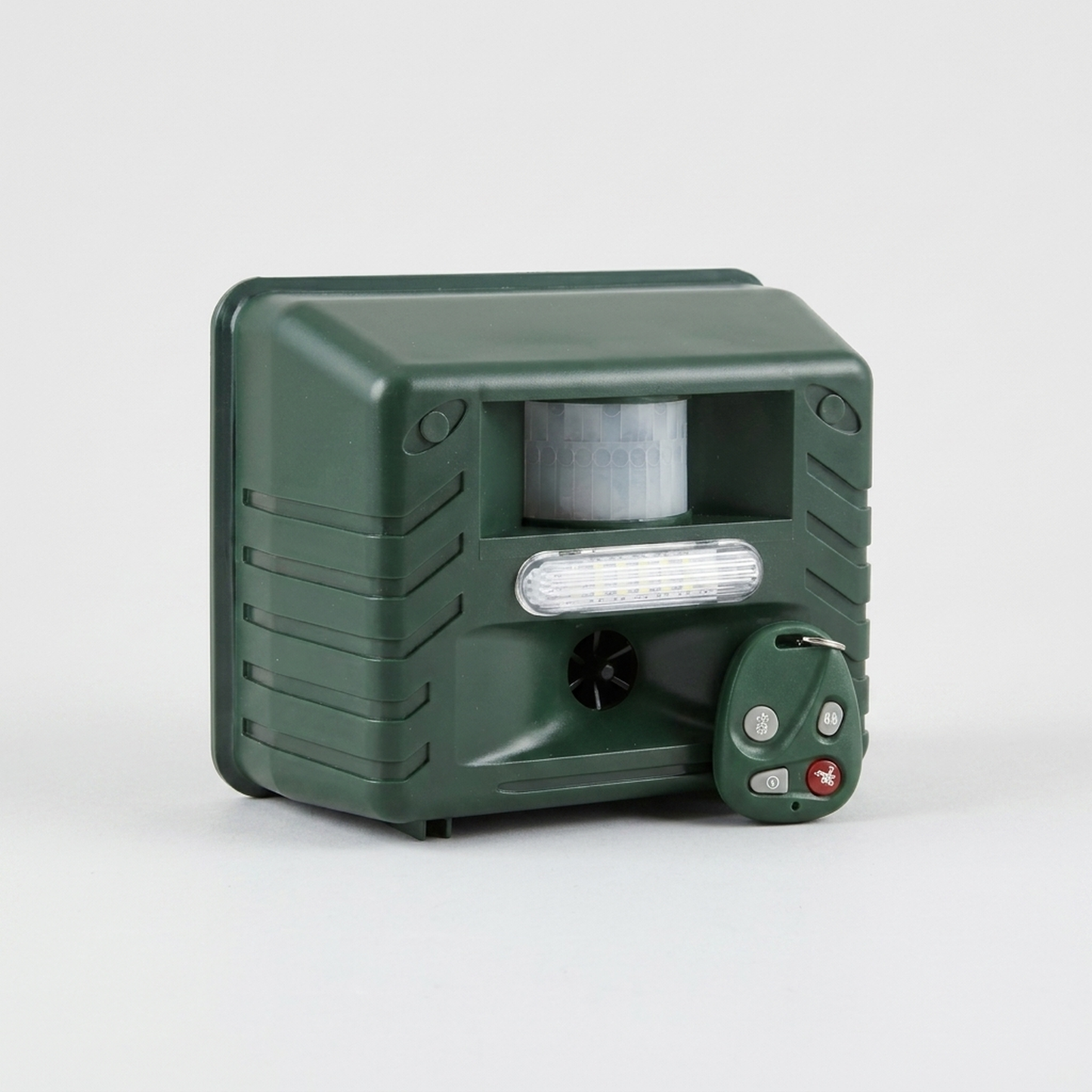 LISTINGOPT::kovosis::ultrasonic-bird-repeller-for-peaceful-gardens::04-closeup
