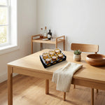 LISTINGOPT::kovosis::vierkante-glazen-shotglas-set-van-zes-met-matzwart-dienblad-en-houten-inzet::03-lifestyle
