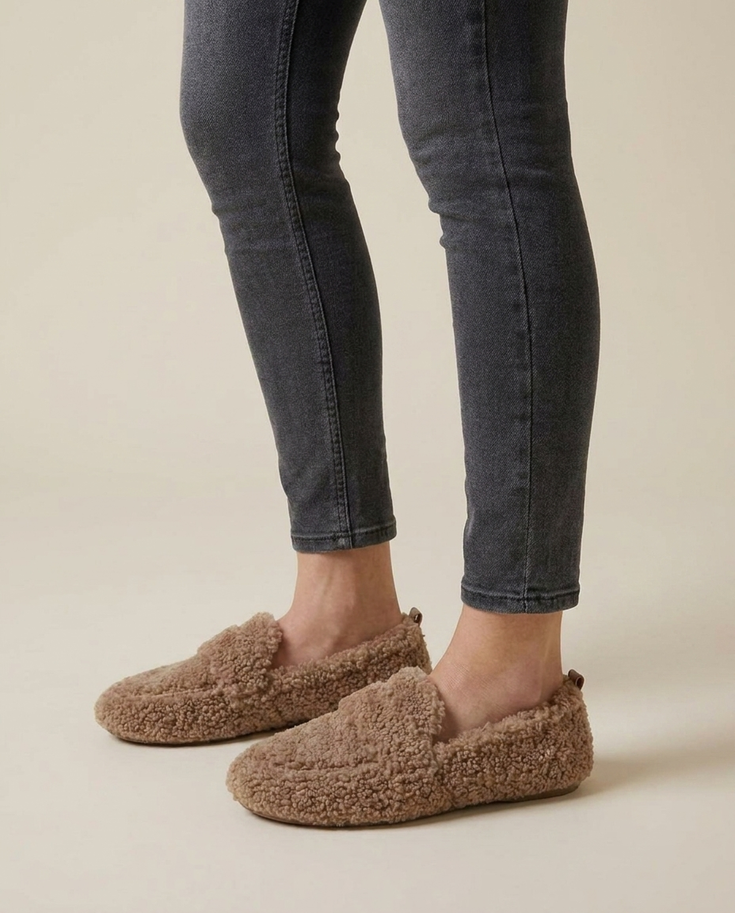 LISTINGOPT::kovosis::winter-slippers-warmth-with-every-step::02-side