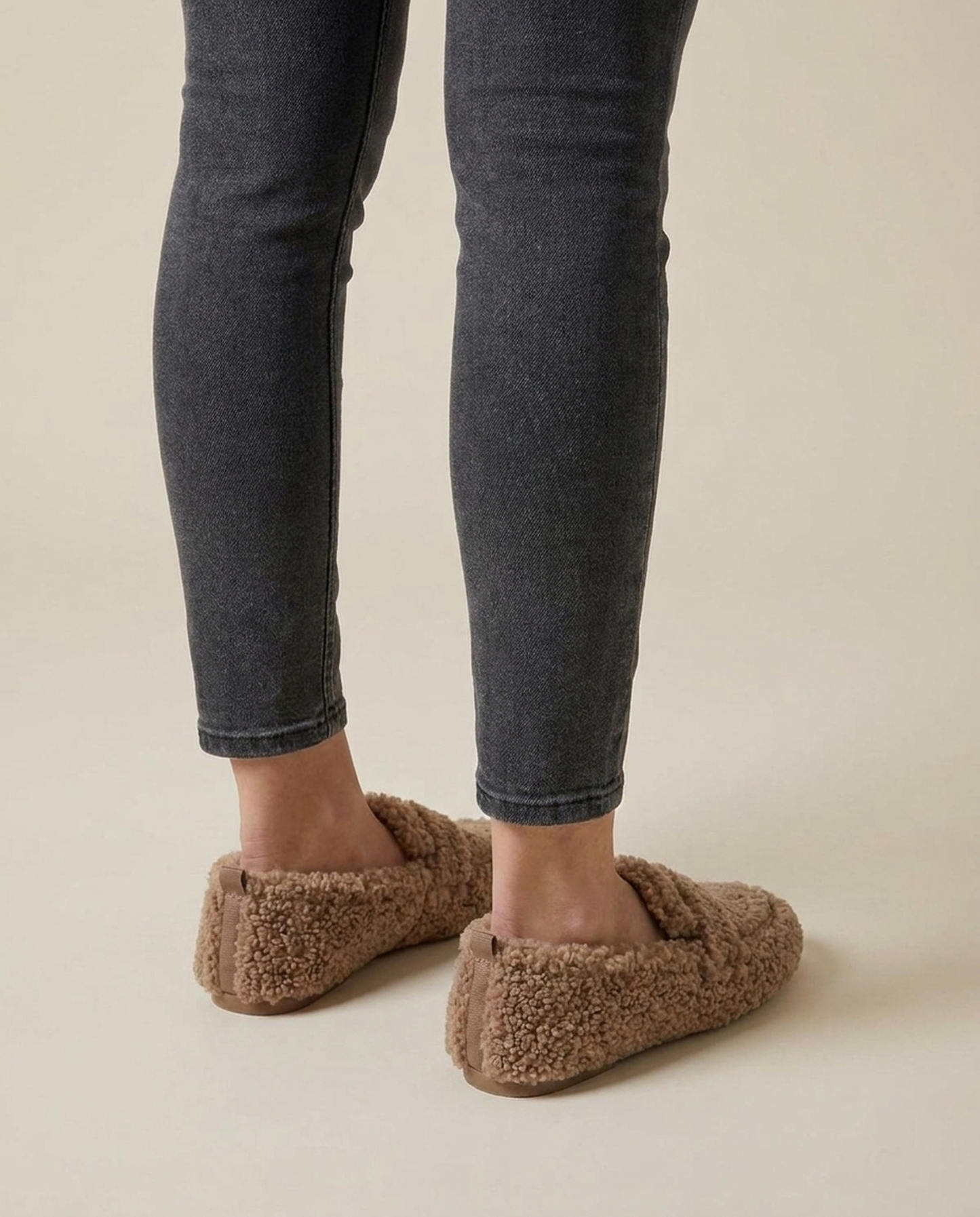 LISTINGOPT::kovosis::winter-slippers-warmth-with-every-step::03-back