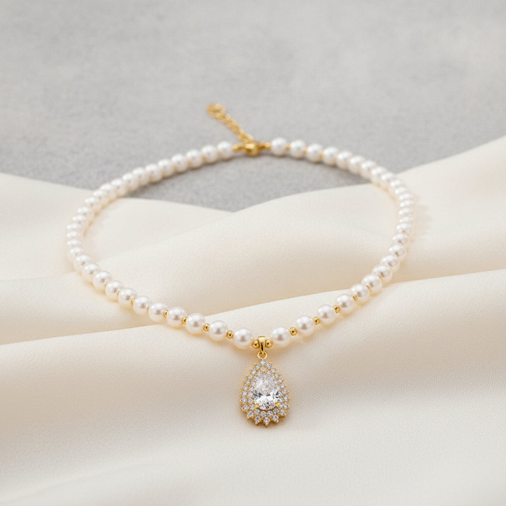 LISTINGOPT::kovosis::women-s-vintage-style-pearl-necklace::04-closeup