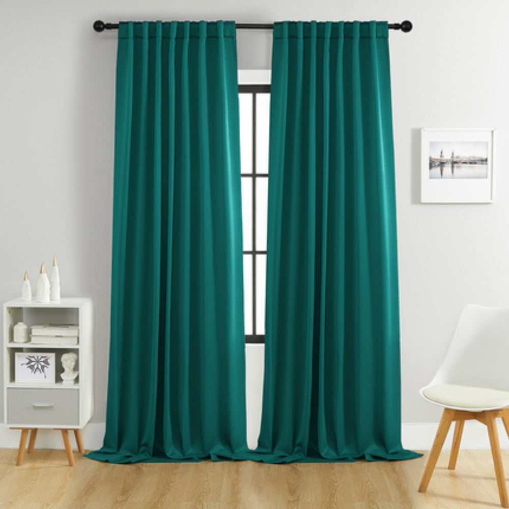 Cortinas opacas Noiréa para ambiente de descanso
