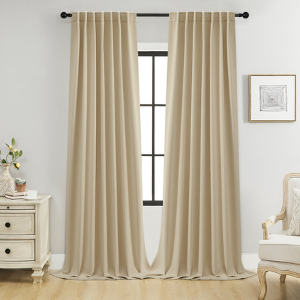 Cortinas opacas Noiréa para ambiente de descanso