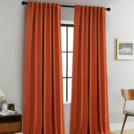 Cortinas opacas Noiréa para ambiente de descanso