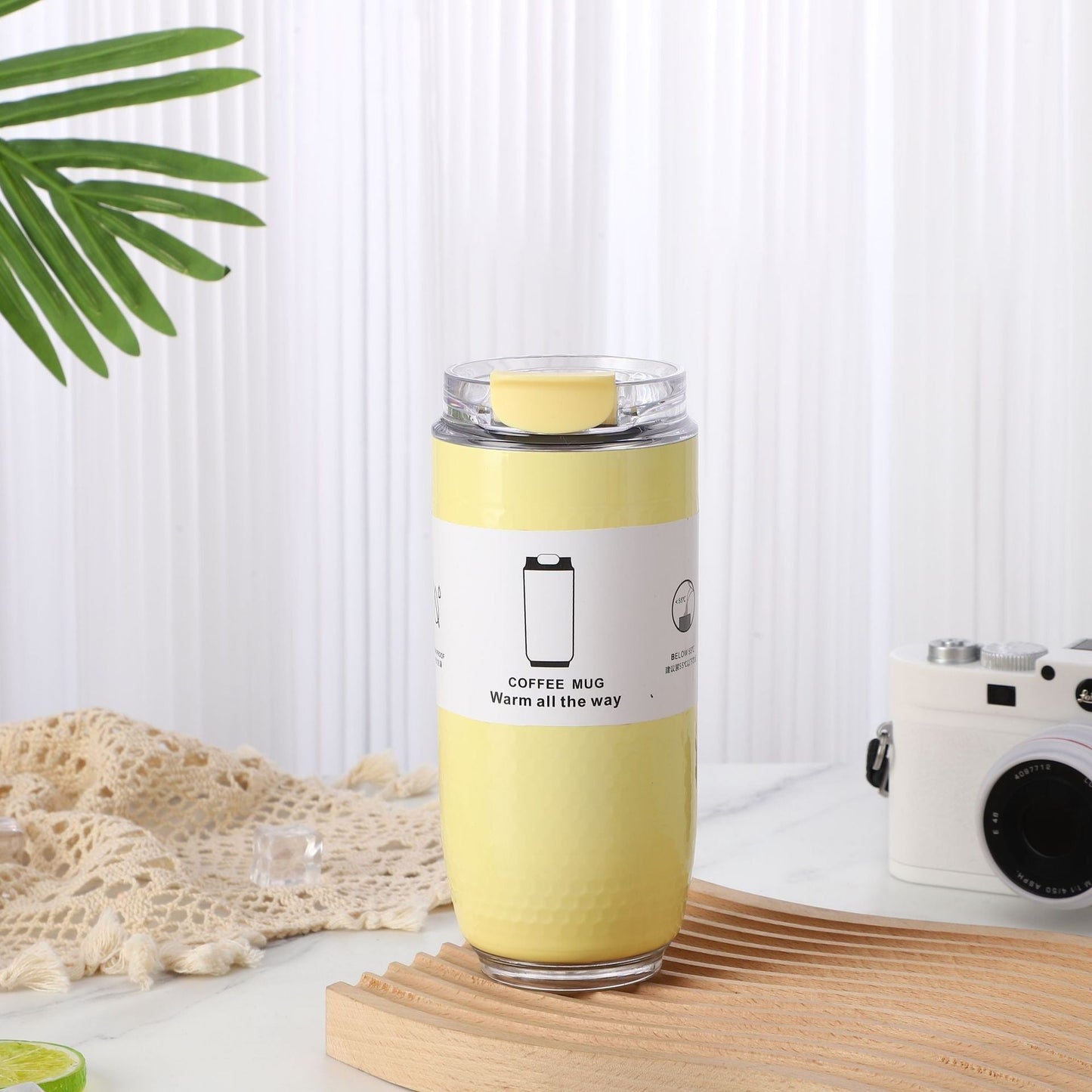 Isolierter Kaffeebecher für bunte Schlucke  