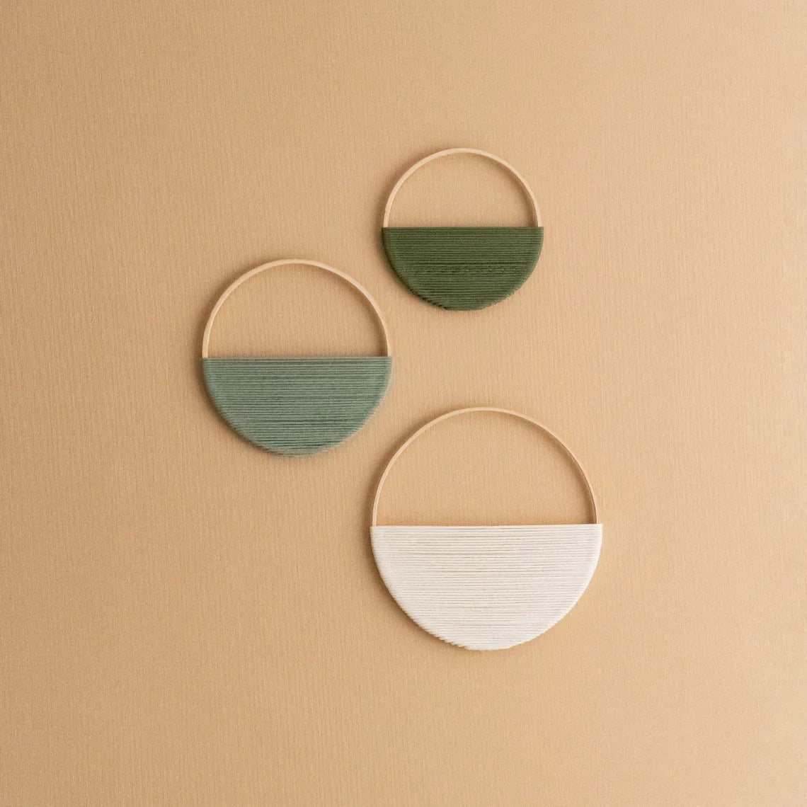 Tenture murale macramé avec bâton en bois