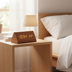 Orologio in legno con display attivato dalla voce a LED