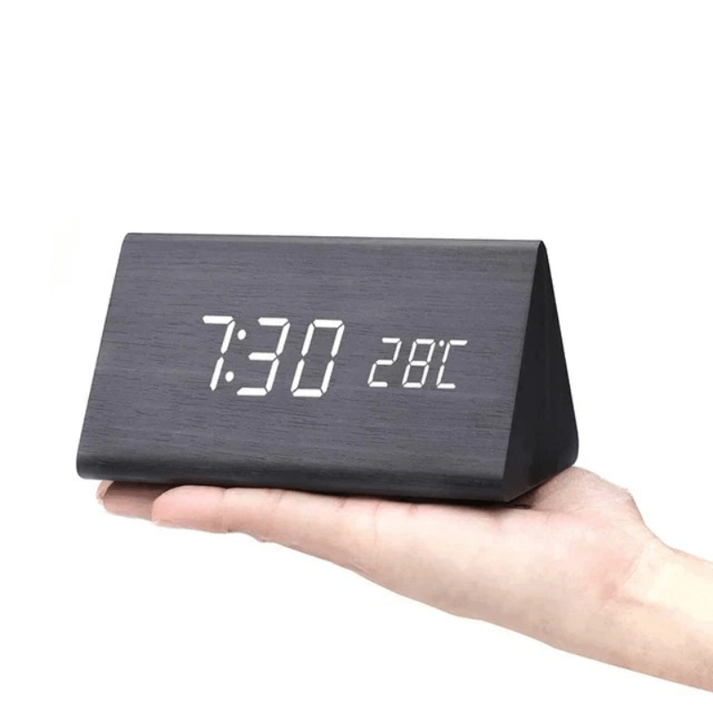 Orologio in legno con display attivato dalla voce a LED