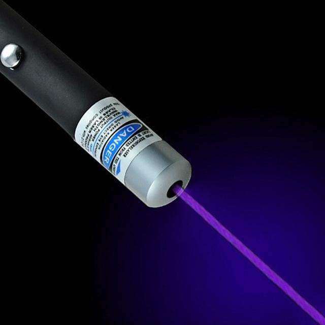 Three-Color Laser Pointer for Long-Range Precision