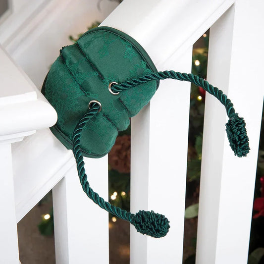 Adjustable Garland Hanger for Elegant Stair Decor
