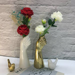 Vaso in Ceramica a Mano con Carattere Scultoreo