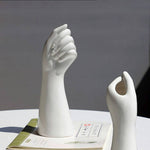 Vaso in Ceramica a Mano con Carattere Scultoreo