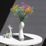 Vaso in Ceramica a Mano con Carattere Scultoreo
