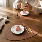 Wassertropfen-Tischsets für ausdrucksstarke Tische  