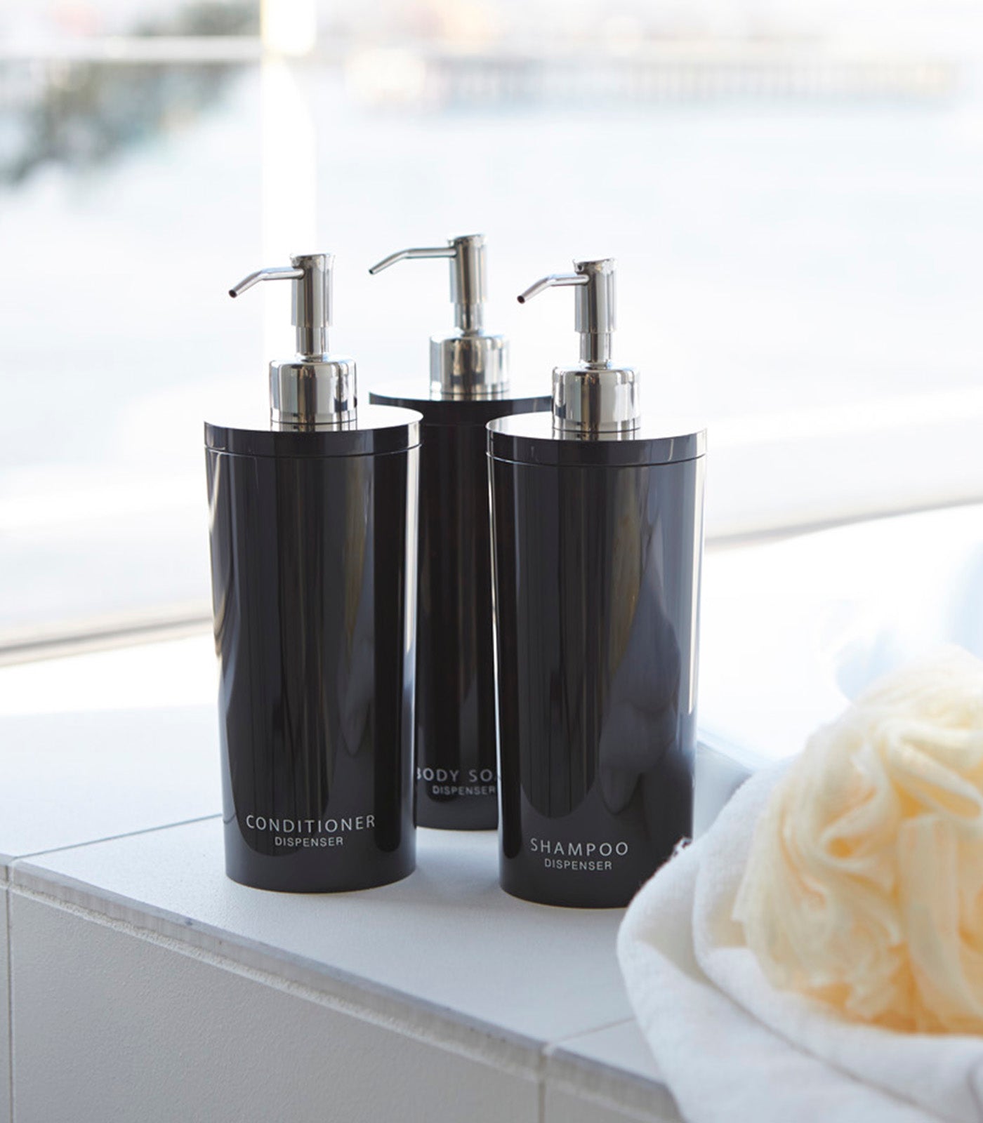 Rundes Spender-Set - Shampoo, Conditioner und Körperseife